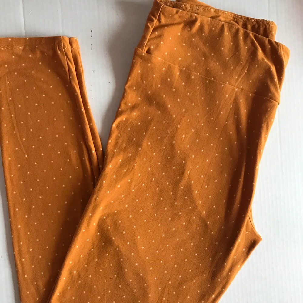 Tall and Curvy LuLaRoe Leggings